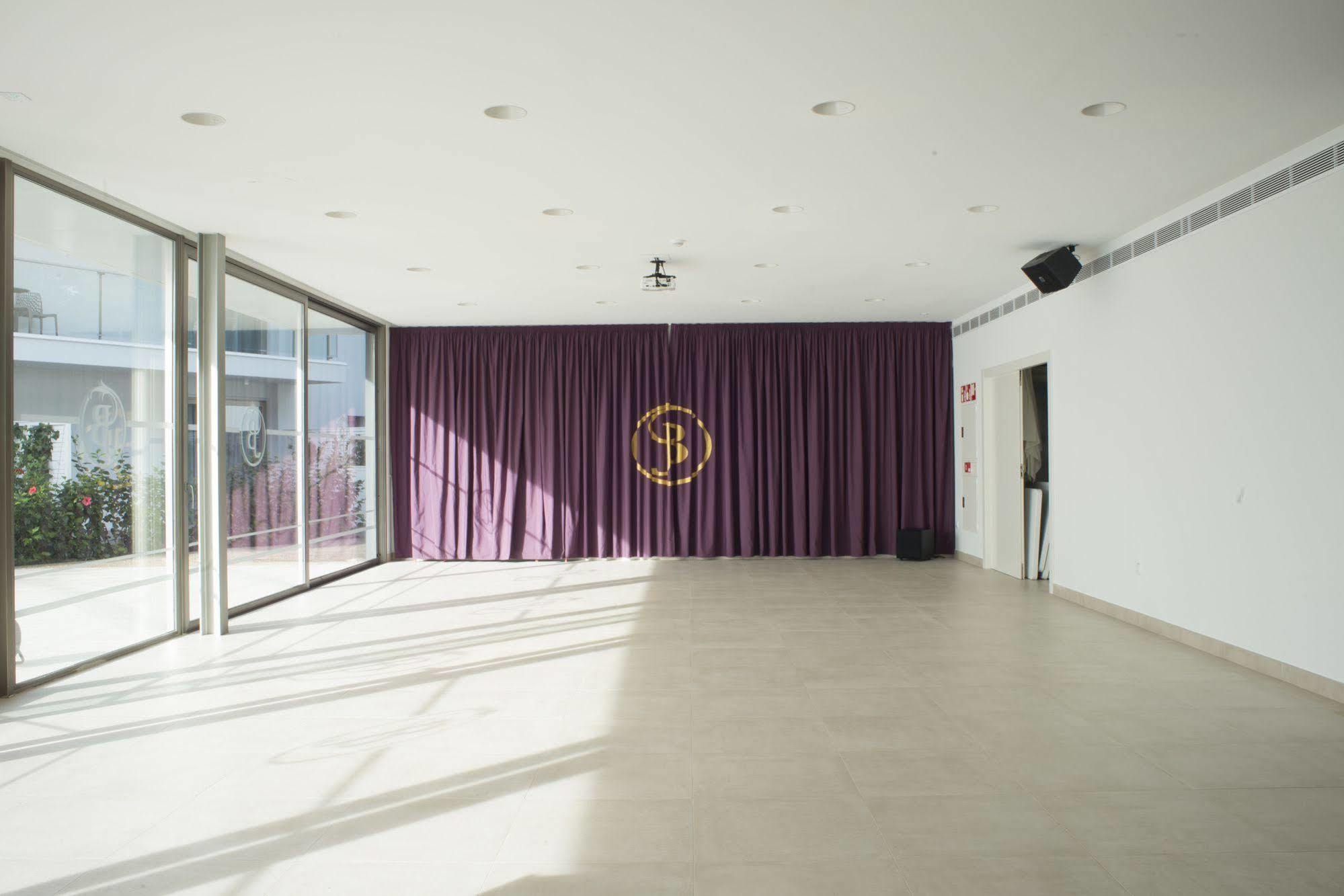 Hotel Jardin De Bellver 4*